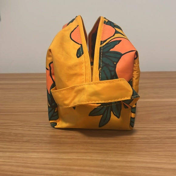 Baggu Dopp Kit - Orange Trees - Picture 4 of 10